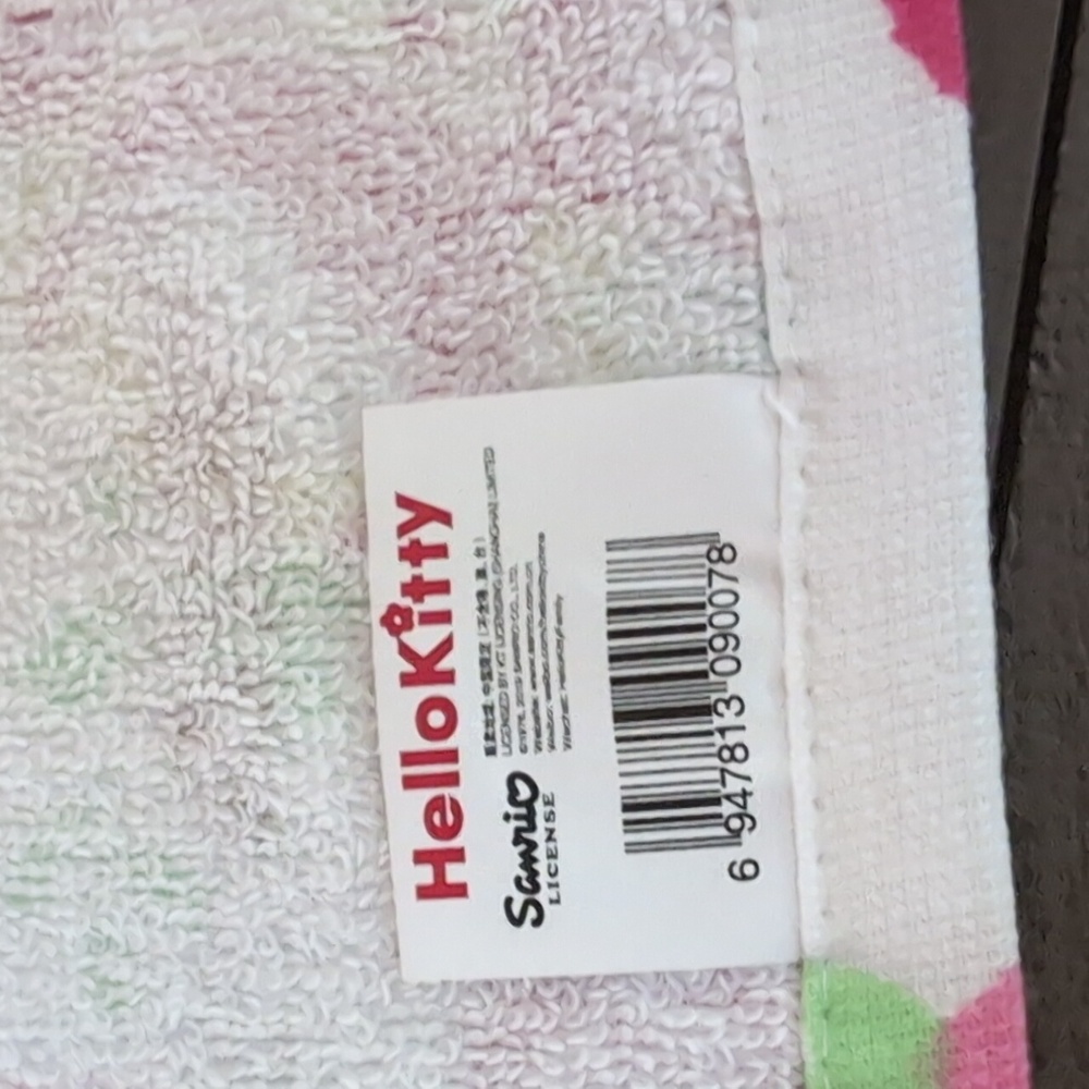 🆕 Hello Kitty Hand Towels - 2 - Picture 9 of 9
